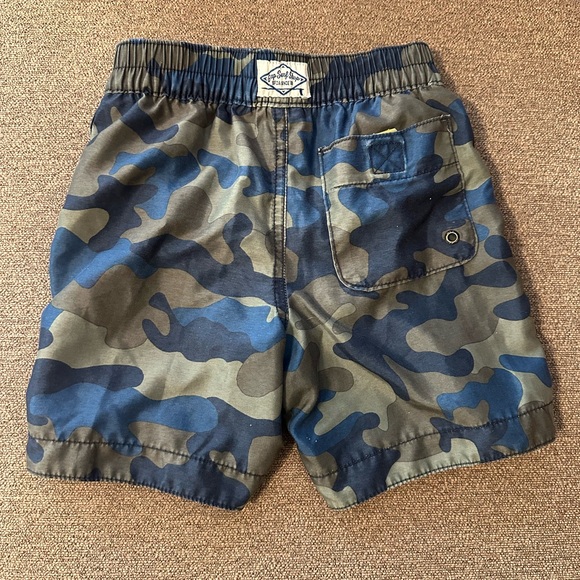 Camo toddler boy swim trunks, 4T - Picture 2 of 3